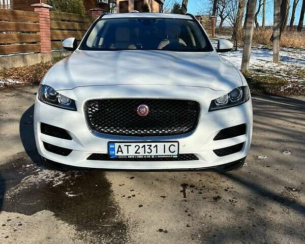 Білий Ягуар Ф-Пейс, об'ємом двигуна 2 л та пробігом 119 тис. км за 24500 $, фото 1 на Automoto.ua