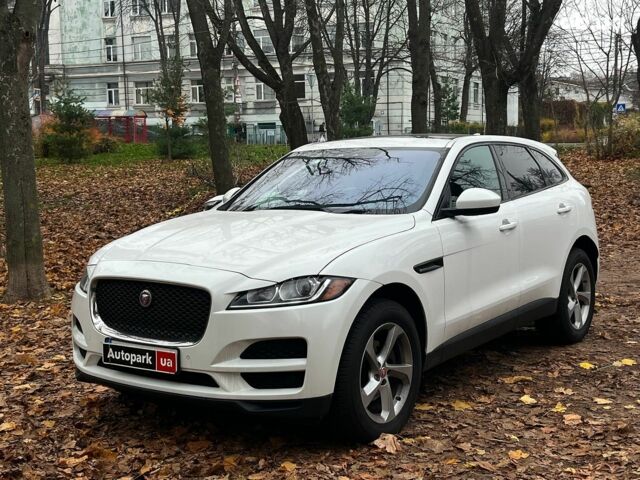 Белый Ягуар Ф-Пейс, объемом двигателя 2 л и пробегом 80 тыс. км за 25990 $, фото 1 на Automoto.ua