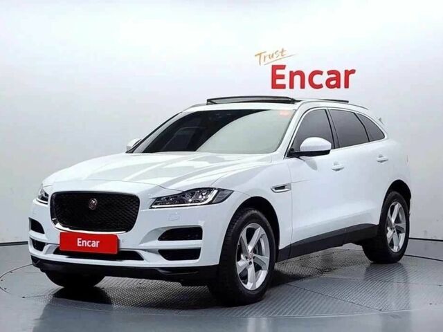 Белый Ягуар Ф-Пейс, объемом двигателя 0 л и пробегом 43 тыс. км за 15400 $, фото 1 на Automoto.ua