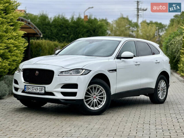 Білий Ягуар Ф-Пейс, об'ємом двигуна 2 л та пробігом 70 тис. км за 24700 $, фото 1 на Automoto.ua