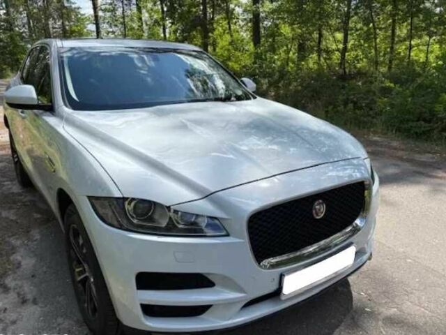 Белый Ягуар Ф-Пейс, объемом двигателя 3 л и пробегом 94 тыс. км за 18300 $, фото 1 на Automoto.ua