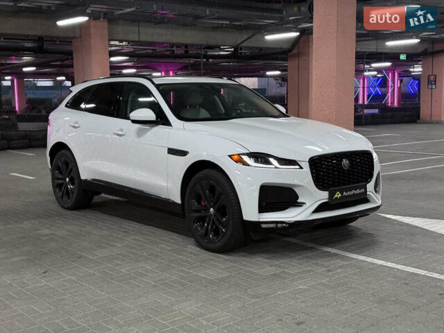 Білий Ягуар Ф-Пейс, об'ємом двигуна 2 л та пробігом 15 тис. км за 45000 $, фото 1 на Automoto.ua