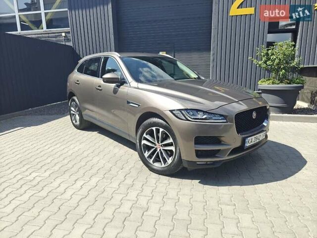 Бежевий Ягуар Ф-Пейс, об'ємом двигуна 2 л та пробігом 146 тис. км за 24900 $, фото 1 на Automoto.ua