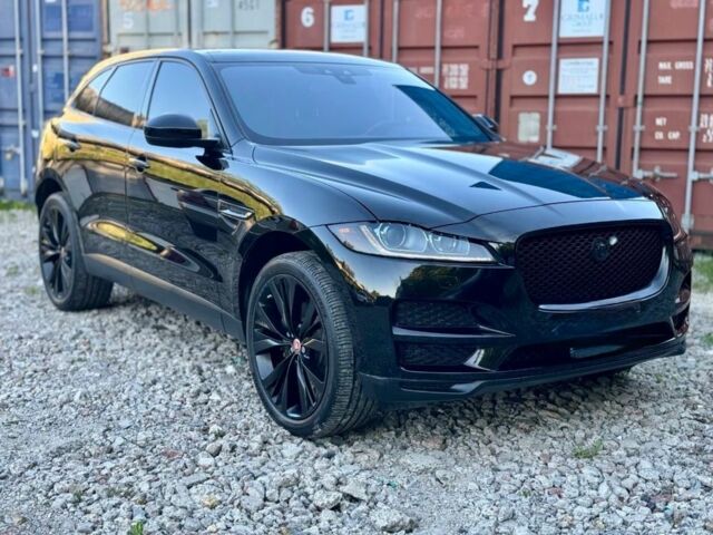 Черный Ягуар Ф-Пейс, объемом двигателя 3 л и пробегом 3 тыс. км за 21000 $, фото 1 на Automoto.ua