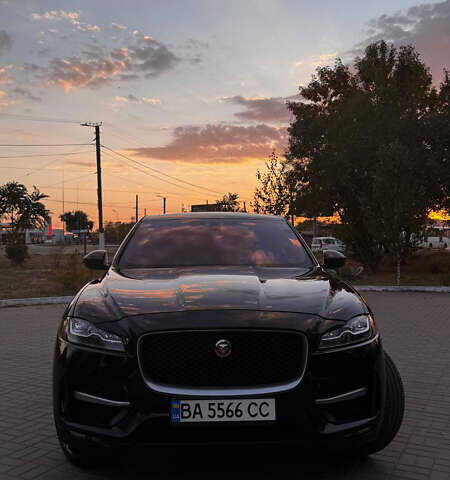 Чорний Ягуар Ф-Пейс, об'ємом двигуна 3 л та пробігом 100 тис. км за 24000 $, фото 1 на Automoto.ua