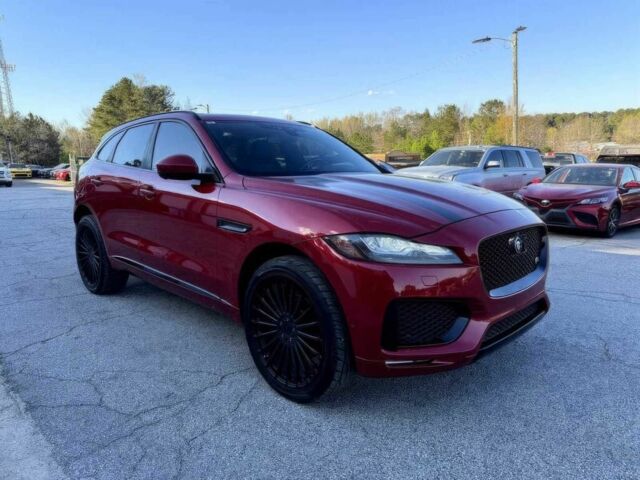Красный Ягуар Ф-Пейс, объемом двигателя 3 л и пробегом 58 тыс. км за 6000 $, фото 1 на Automoto.ua