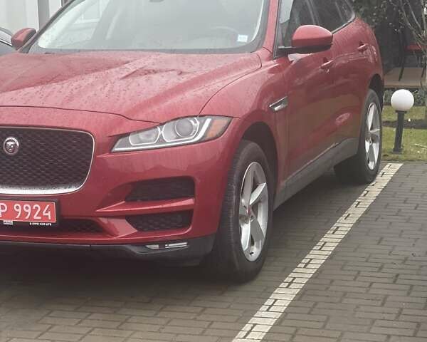 Красный Ягуар Ф-Пейс, объемом двигателя 2 л и пробегом 170 тыс. км за 20150 $, фото 1 на Automoto.ua