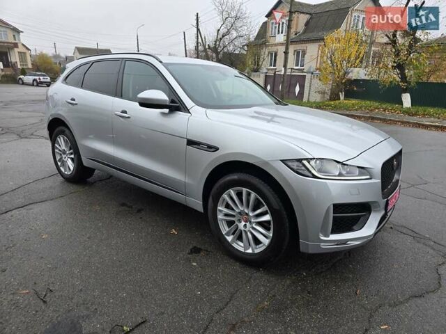 Серый Ягуар Ф-Пейс, объемом двигателя 2 л и пробегом 101 тыс. км за 25900 $, фото 1 на Automoto.ua