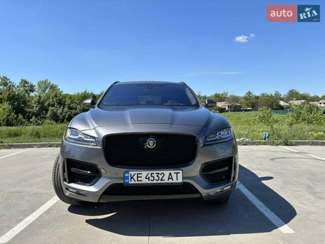 Сірий Ягуар Ф-Пейс, об'ємом двигуна 2 л та пробігом 96 тис. км за 32500 $, фото 1 на Automoto.ua