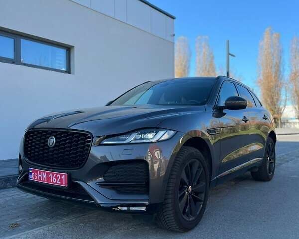 Серый Ягуар Ф-Пейс, объемом двигателя 2 л и пробегом 80 тыс. км за 59000 $, фото 1 на Automoto.ua