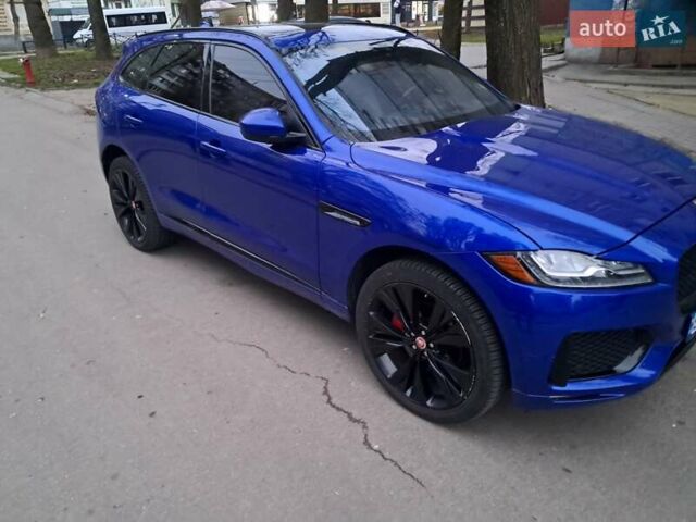 Синий Ягуар Ф-Пейс, объемом двигателя 3 л и пробегом 116 тыс. км за 24900 $, фото 1 на Automoto.ua