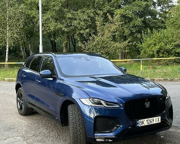 Синій Ягуар Ф-Пейс, об'ємом двигуна 2 л та пробігом 60 тис. км за 32000 $, фото 1 на Automoto.ua