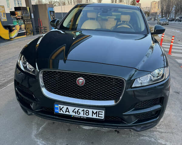 Зеленый Ягуар Ф-Пейс, объемом двигателя 2 л и пробегом 147 тыс. км за 22500 $, фото 1 на Automoto.ua