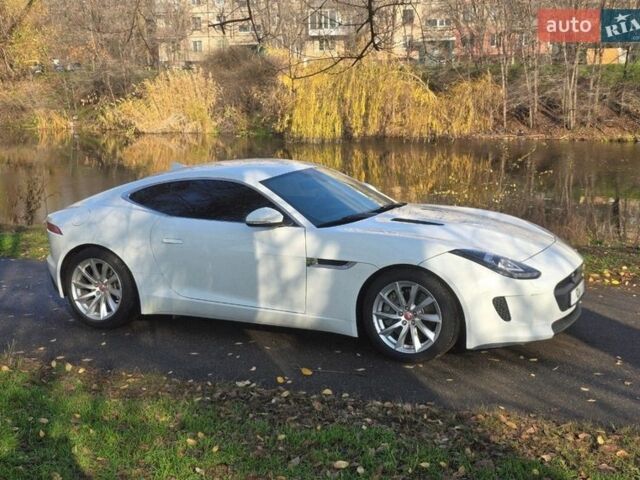 Белый Ягуар Ф-Тайп, объемом двигателя 3 л и пробегом 74 тыс. км за 30000 $, фото 1 на Automoto.ua