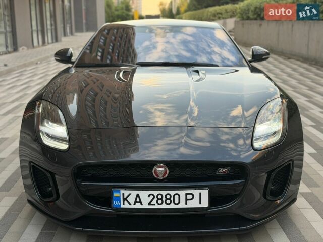 Серый Ягуар Ф-Тайп, объемом двигателя 2 л и пробегом 32 тыс. км за 32500 $, фото 1 на Automoto.ua