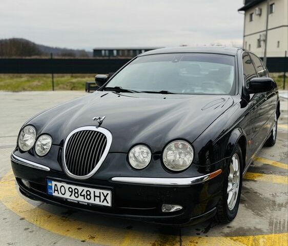 Черный Ягуар С-Тайп, объемом двигателя 3 л и пробегом 250 тыс. км за 4500 $, фото 1 на Automoto.ua