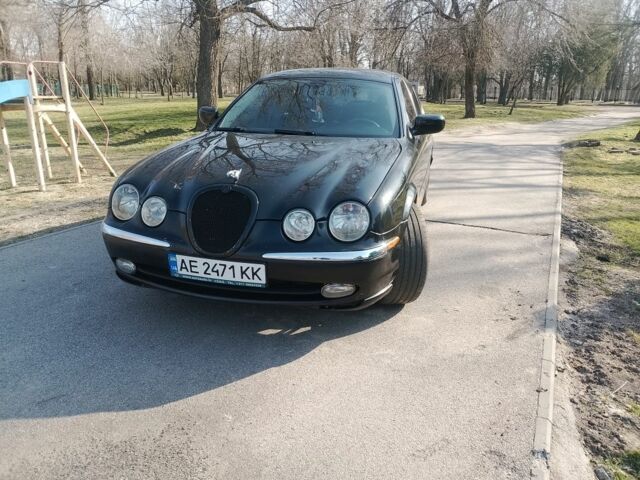 Черный Ягуар С-Тайп, объемом двигателя 3 л и пробегом 210 тыс. км за 3565 $, фото 1 на Automoto.ua