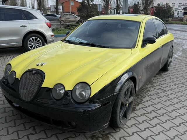 Черный Ягуар С-Тайп, объемом двигателя 4.2 л и пробегом 170 тыс. км за 2500 $, фото 1 на Automoto.ua