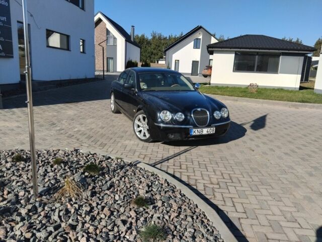 Черный Ягуар С-Тайп, объемом двигателя 2.7 л и пробегом 212 тыс. км за 2986 $, фото 1 на Automoto.ua