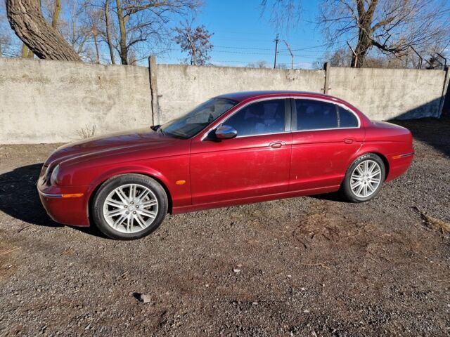 Красный Ягуар С-Тайп, объемом двигателя 3 л и пробегом 270 тыс. км за 5825 $, фото 1 на Automoto.ua