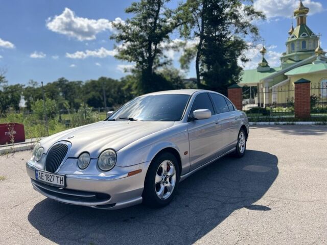 Сірий Ягуар S-Type, об'ємом двигуна 3 л та пробігом 250 тис. км за 3212 $, фото 1 на Automoto.ua