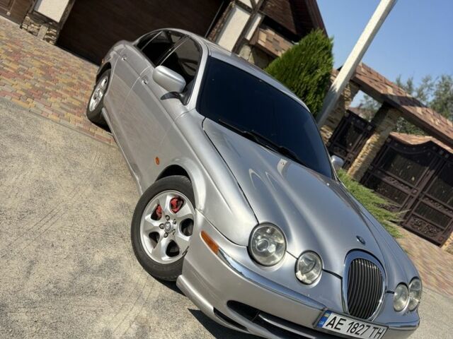 Сірий Ягуар S-Type, об'ємом двигуна 3 л та пробігом 300 тис. км за 3001 $, фото 1 на Automoto.ua