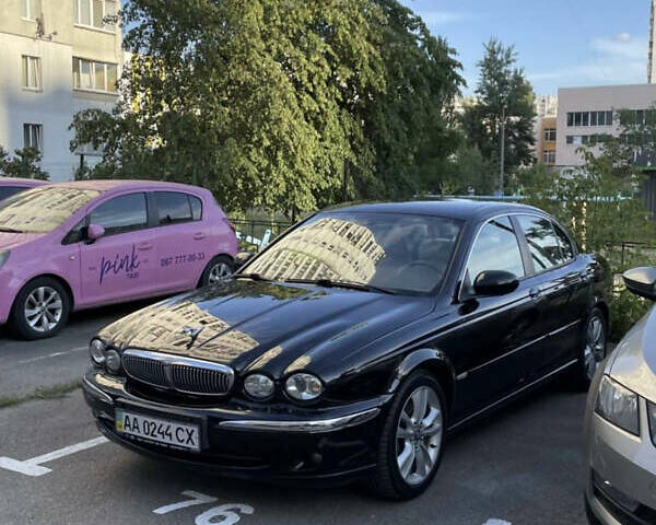 Черный Ягуар Х-Тайп, объемом двигателя 2.1 л и пробегом 200 тыс. км за 6200 $, фото 1 на Automoto.ua