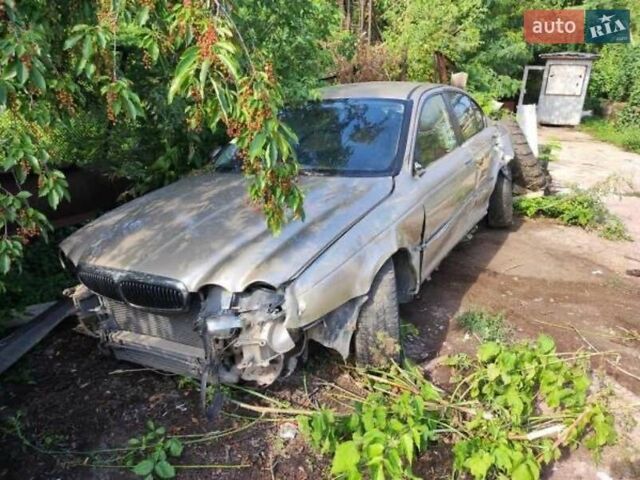 Желтый Ягуар Х-Тайп, объемом двигателя 2 л и пробегом 150 тыс. км за 1200 $, фото 1 на Automoto.ua