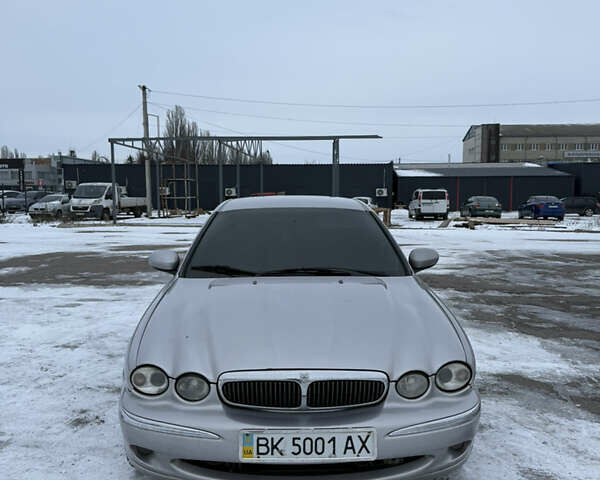 Серый Ягуар Х-Тайп, объемом двигателя 2.5 л и пробегом 200 тыс. км за 3750 $, фото 1 на Automoto.ua