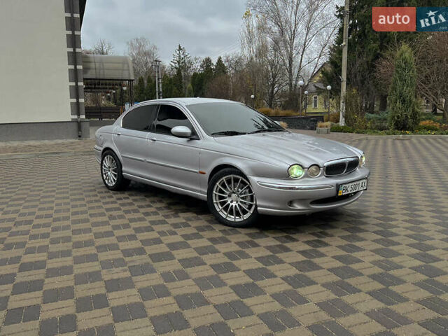 Серый Ягуар Х-Тайп, объемом двигателя 2.5 л и пробегом 210 тыс. км за 4500 $, фото 1 на Automoto.ua