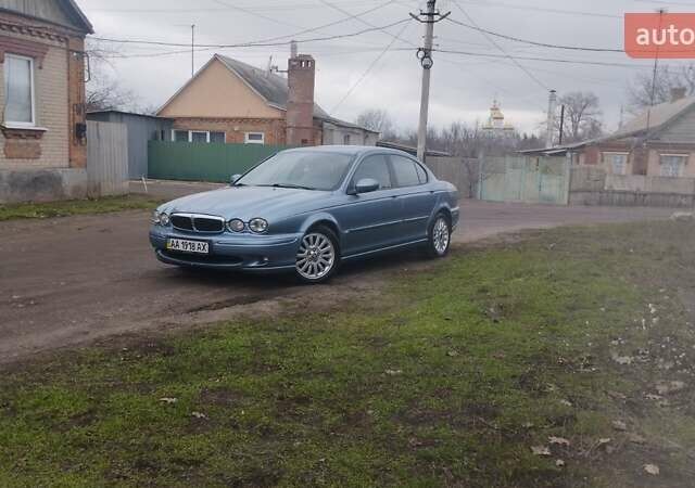 Серый Ягуар Х-Тайп, объемом двигателя 2.1 л и пробегом 220 тыс. км за 4700 $, фото 1 на Automoto.ua