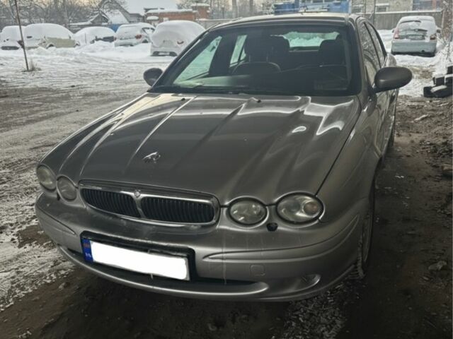 Серый Ягуар Х-Тайп, объемом двигателя 2.5 л и пробегом 116 тыс. км за 1550 $, фото 1 на Automoto.ua