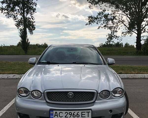 Серый Ягуар Х-Тайп, объемом двигателя 2.2 л и пробегом 207 тыс. км за 4800 $, фото 1 на Automoto.ua