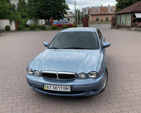 Синий Ягуар Х-Тайп, объемом двигателя 2.2 л и пробегом 286 тыс. км за 2850 $, фото 1 на Automoto.ua