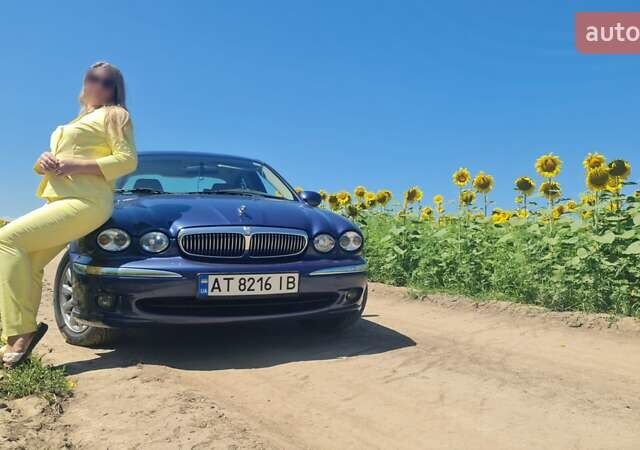 Синий Ягуар Х-Тайп, объемом двигателя 3 л и пробегом 156 тыс. км за 6000 $, фото 1 на Automoto.ua