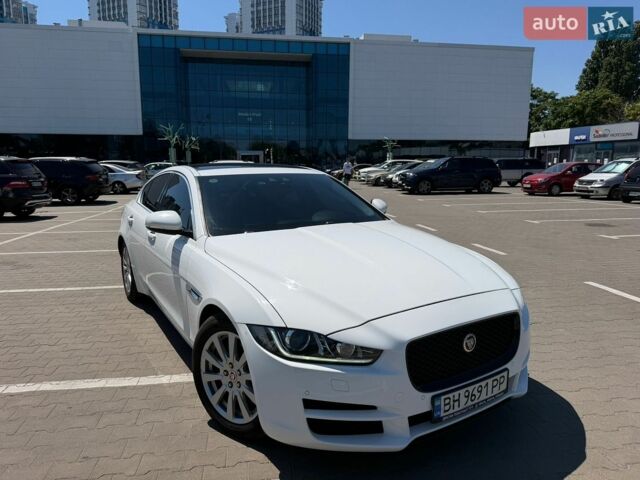Білий Ягуар XE, об'ємом двигуна 2 л та пробігом 59 тис. км за 12000 $, фото 1 на Automoto.ua