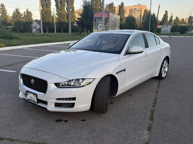 Білий Ягуар XE, об'ємом двигуна 2 л та пробігом 83 тис. км за 14000 $, фото 1 на Automoto.ua