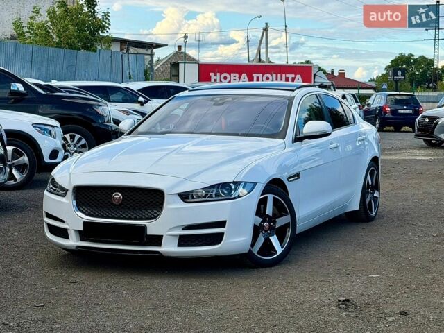 Белый Ягуар XE, объемом двигателя 2 л и пробегом 144 тыс. км за 10800 $, фото 1 на Automoto.ua