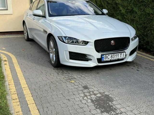 Белый Ягуар XE, объемом двигателя 2 л и пробегом 140 тыс. км за 13503 $, фото 1 на Automoto.ua