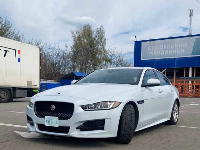 Белый Ягуар XE, объемом двигателя 2 л и пробегом 117 тыс. км за 12400 $, фото 1 на Automoto.ua