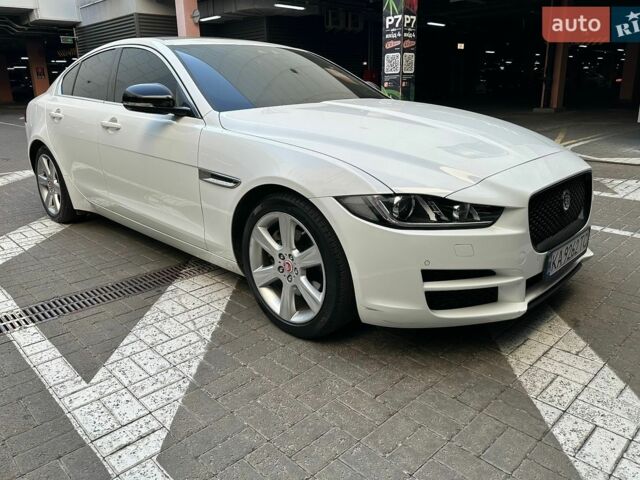 Білий Ягуар XE, об'ємом двигуна 2 л та пробігом 89 тис. км за 15700 $, фото 1 на Automoto.ua
