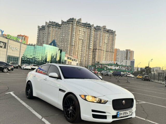 Белый Ягуар XE, объемом двигателя 2 л и пробегом 109 тыс. км за 14500 $, фото 1 на Automoto.ua