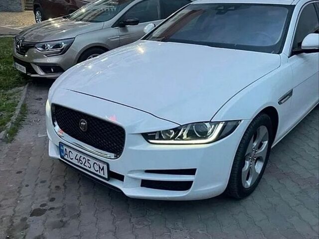 Белый Ягуар XE, объемом двигателя 2 л и пробегом 87 тыс. км за 11200 $, фото 1 на Automoto.ua