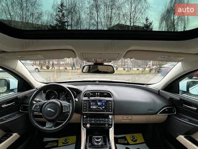 Белый Ягуар XE, объемом двигателя 2 л и пробегом 137 тыс. км за 14500 $, фото 1 на Automoto.ua