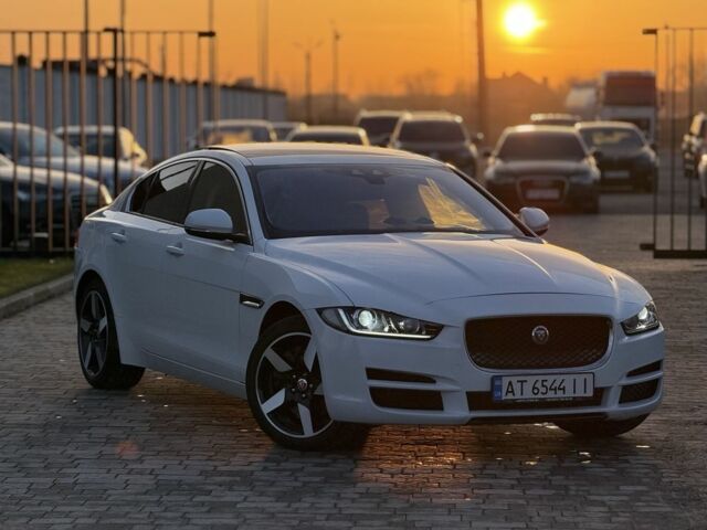 Білий Ягуар XE, об'ємом двигуна 2 л та пробігом 140 тис. км за 12500 $, фото 1 на Automoto.ua