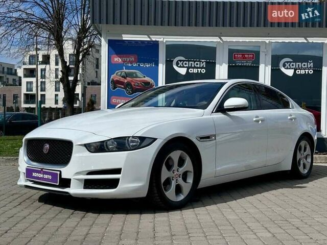 Білий Ягуар XE, об'ємом двигуна 2 л та пробігом 82 тис. км за 15200 $, фото 1 на Automoto.ua