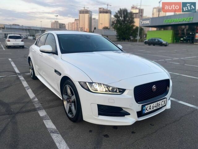 Білий Ягуар XE, об'ємом двигуна 2 л та пробігом 117 тис. км за 17000 $, фото 1 на Automoto.ua