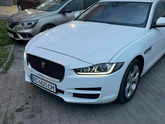 Білий Ягуар XE, об'ємом двигуна 2 л та пробігом 86 тис. км за 11900 $, фото 1 на Automoto.ua