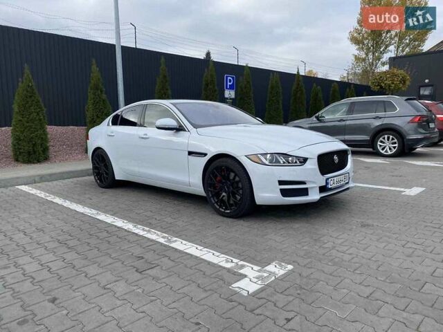 Белый Ягуар XE, объемом двигателя 3 л и пробегом 88 тыс. км за 25666 $, фото 1 на Automoto.ua