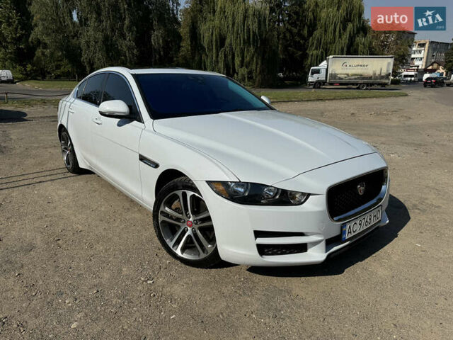 Білий Ягуар XE, об'ємом двигуна 3 л та пробігом 66 тис. км за 17100 $, фото 1 на Automoto.ua